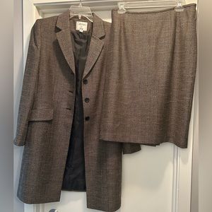 Women’s Skirt Set- Le Suit